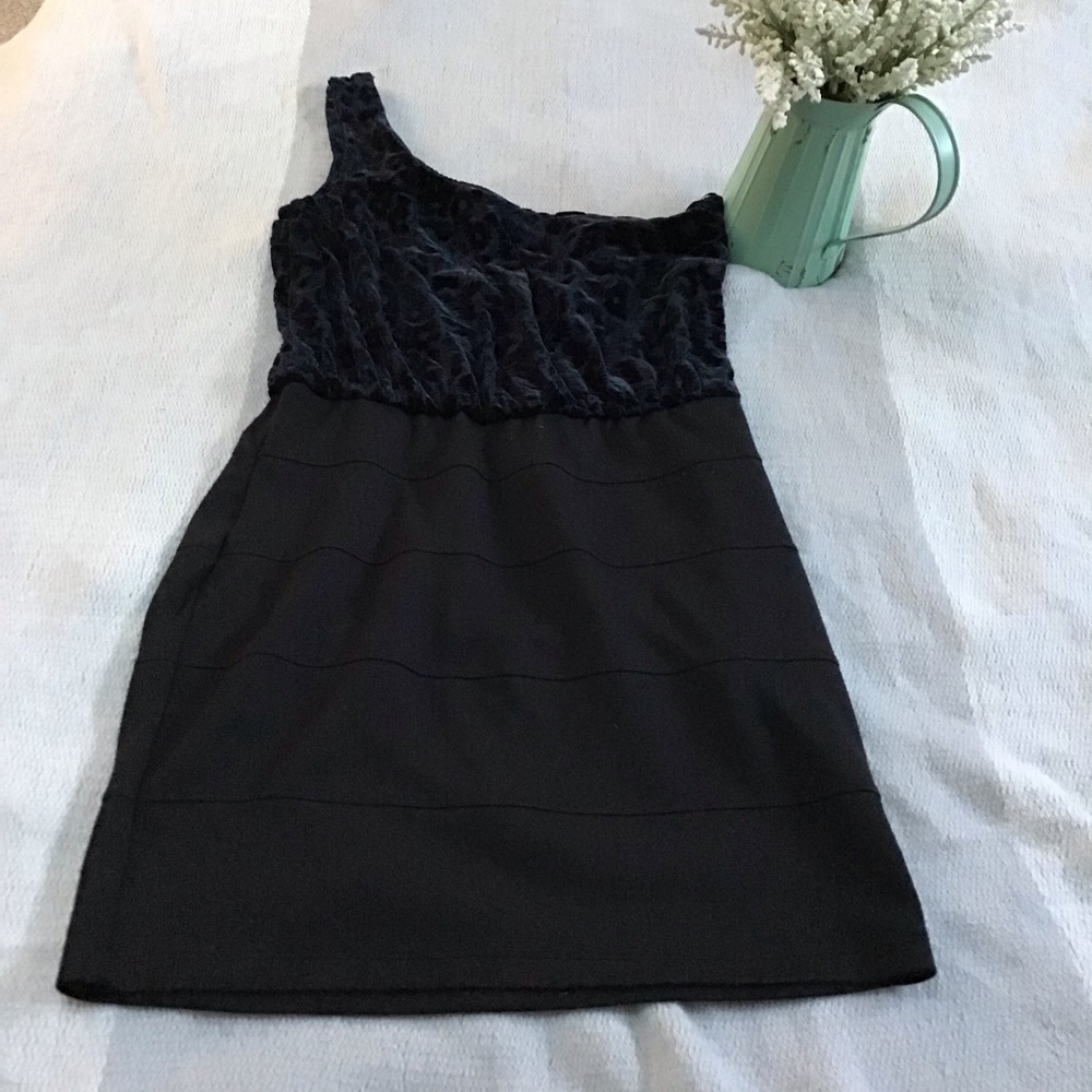 Forever 21 One Shoulder Bandage Dress Size M